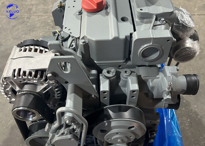 Động cơ BF4M2012C / BF4M2012 hoàn toàn mới 98kW, 2100 rpm cho cuộn đường rung.